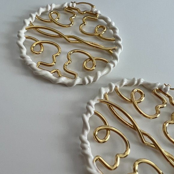 TORY BURCH TWISTED MILLER TORY GOLD HOOP 18K PLATED / FRENCH CREAM (IVORY) - Picture 5 of 7